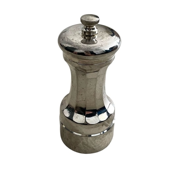VINTAGE ELEGANCE Zinc Alloy Pepper Grinder Silver Pepper Grinder - Picture 4 of 12